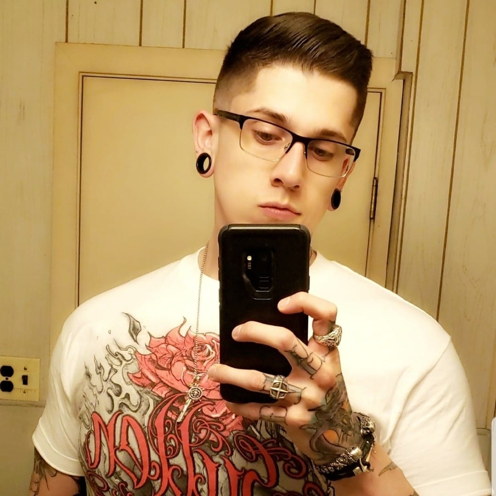 Meet your Posher, Evan